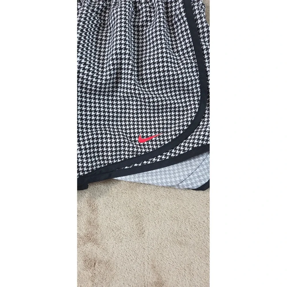 Nike tempo dri-fit shorts womens M black/white 3